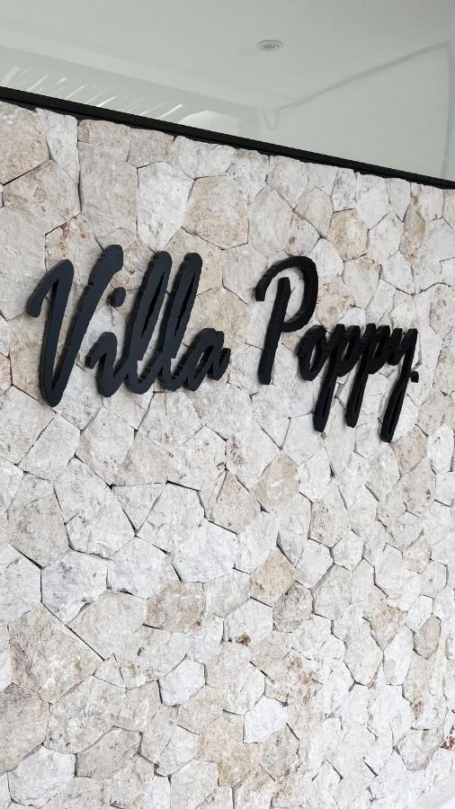 Villa Poppy Bumbak Canggu  Exterior photo